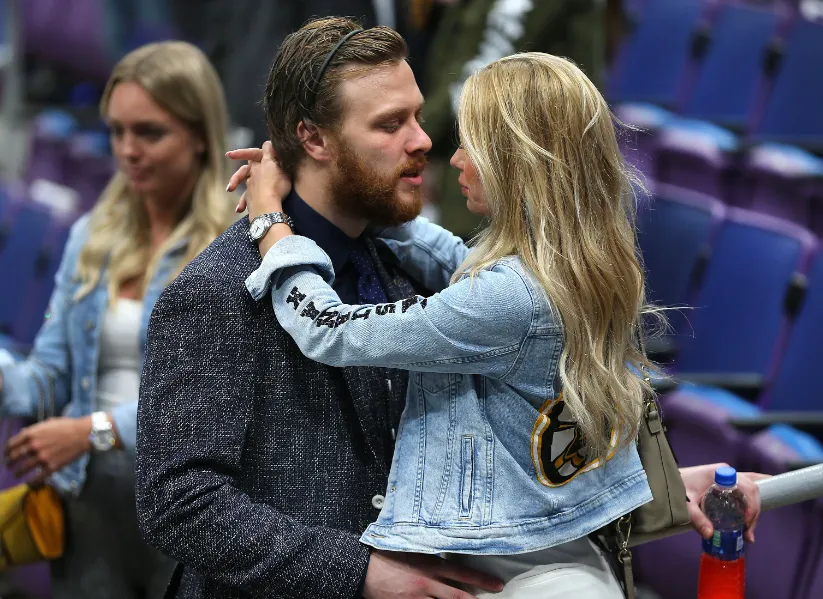 david pastrnak wife