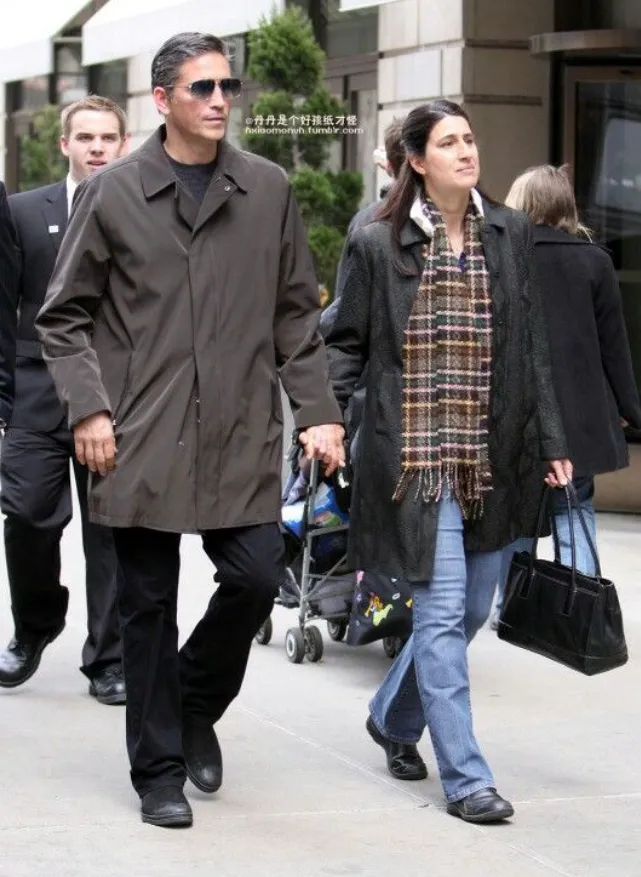 jim caviezel wife