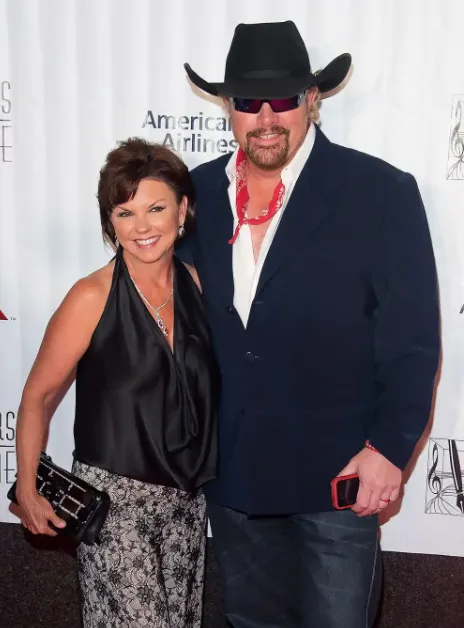 toby keith wife